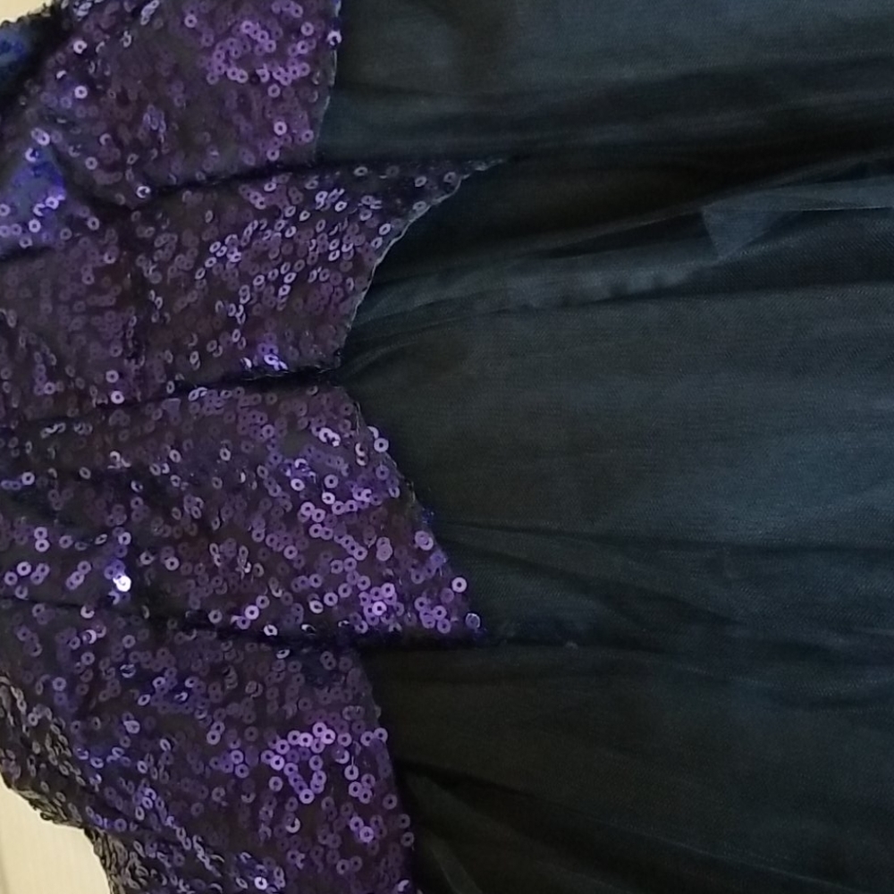 Dress - Picture 3 of 7